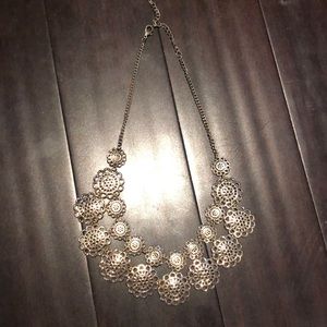 🐞3/$10 Gold daisy necklace